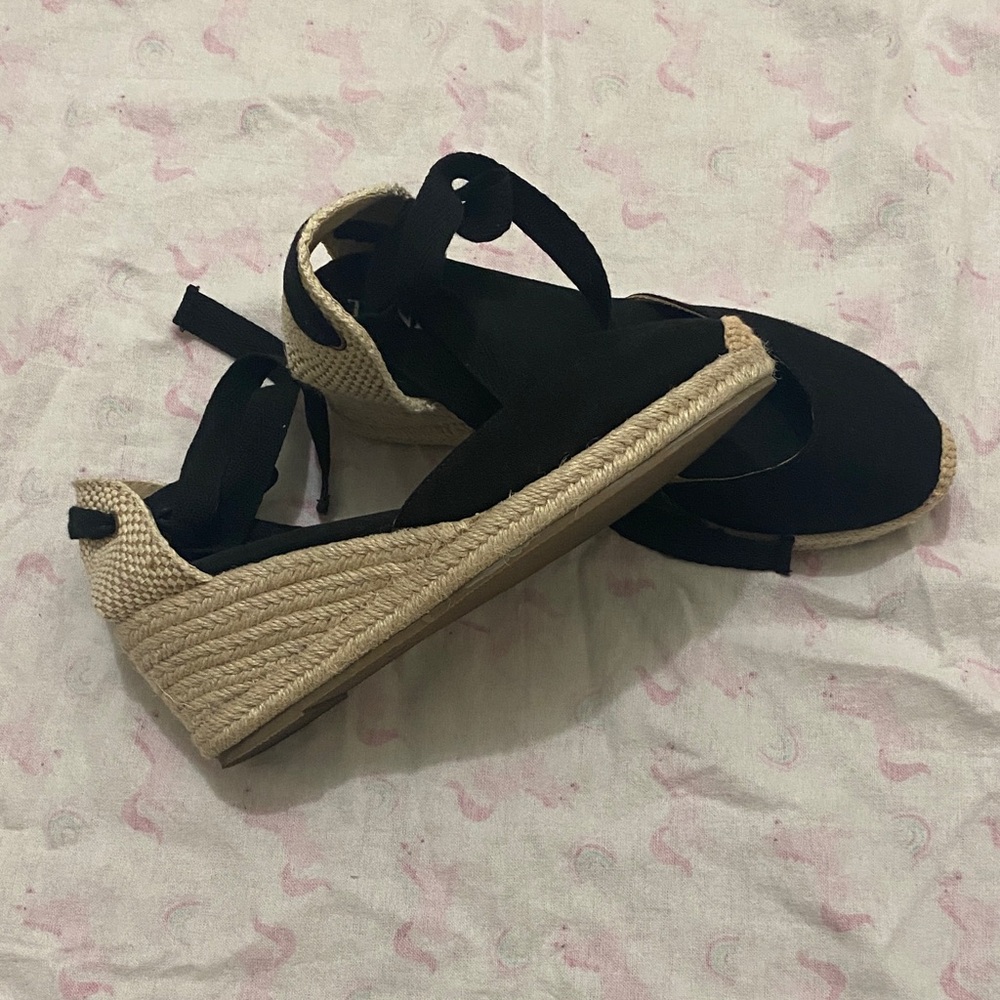 Elegant Black and Tan Espadrille Wedges
